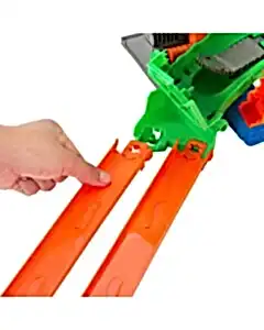 Hot Wheels Monster Trucks Köpek Balığı ve Dinozor Korkunç Ejderhaya Karşı Oyun Seti JFR06