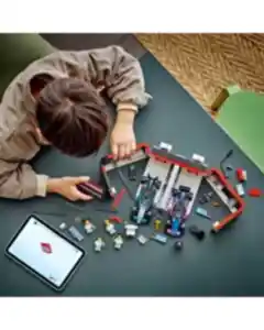 LEGO City F1 Garajı ve Mercedes-AMG ve Alpine Arabaları 60444