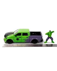 1:24 Marvel Avengers 2014 RAM 1500 Model Araba ve Hulk Figür