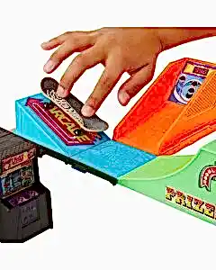 Hot Wheels Skate Parmak Kaykay Macerasına Başlangıç Seti Arcade Skatepark