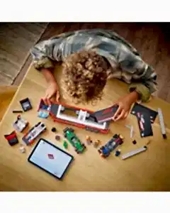 LEGO City RB20 ve AMR24 F1 Arabalı F1 Kamyonu 60445