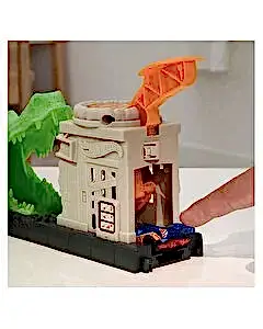 Hot Wheels Düşman Yaratıklar Oyun Seti HKX39