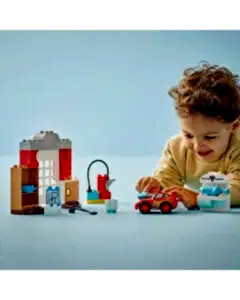 LEGO Duplo Disney ve Pixar Arabalar McQueen’in Doc’un Garajını Ziyareti 10456