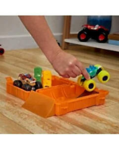 Hot Wheels Monster Trucks Taşınabilir Oyun Seti HXT04