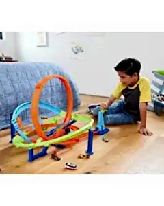 Hot Wheels Bumerang Çemberli Yarış Pisti HTK16