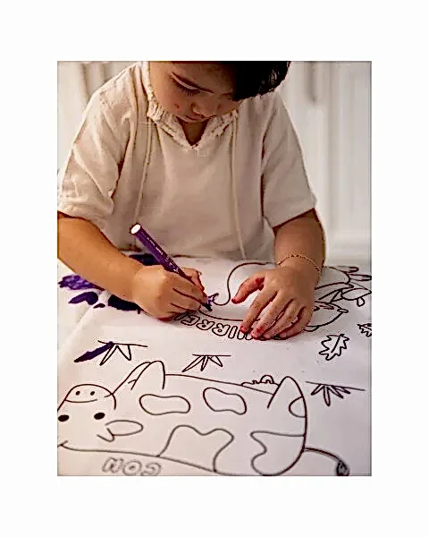 Matrax Oyuncak Boyama Halısı ve 12'li Boya Kalemi Seti