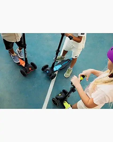 SmarTrike Xtend 3 Aşamalı Büyüyebilen Çocuk Scooterı Lime