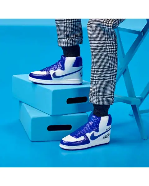 Barbie Signature LeBron James Kenbassadors Bebek HRM33