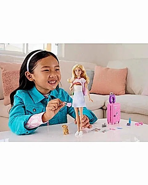 Barbie Seyahatte Bebeği ve Aksesuarları HJY18